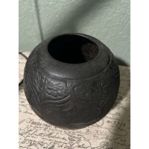 Unbranded Black Embossed Round Vase One Size